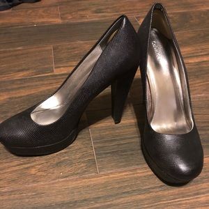 Calvin Klein Size 11 Black Platform Pump